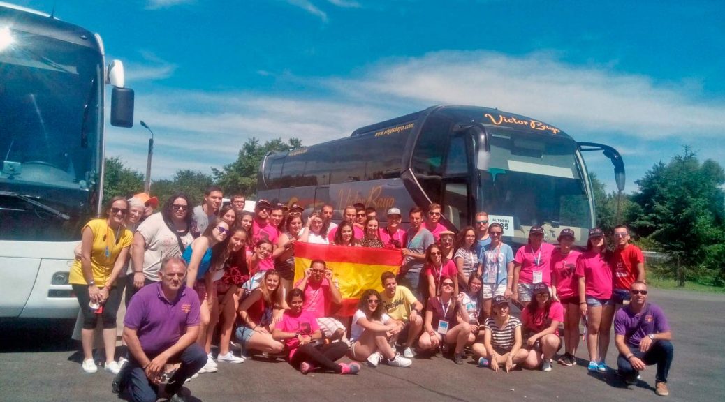 Expedición de Segovia en la JMJ 2016 con los conductores de Autocares Víctor Bayo