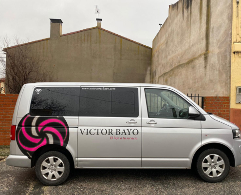 Taxis Victor Bayo, Exterior